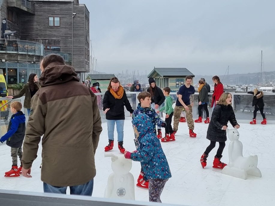 everyone enjoying skate rink